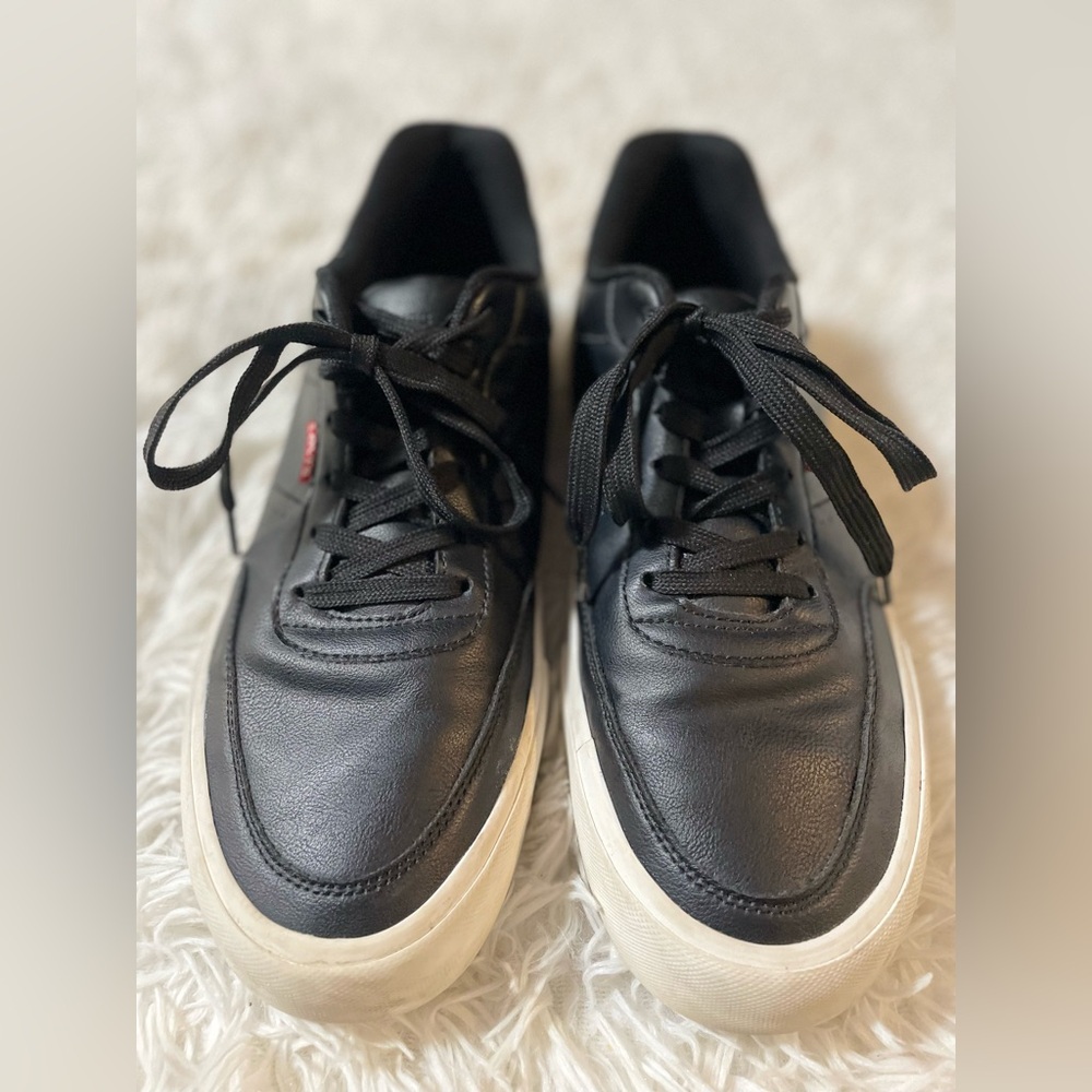 Levi's Mens Munro Faux Leather Retro Low Top Sneakers Black Classic Shoes 10 - Picture 2 of 9